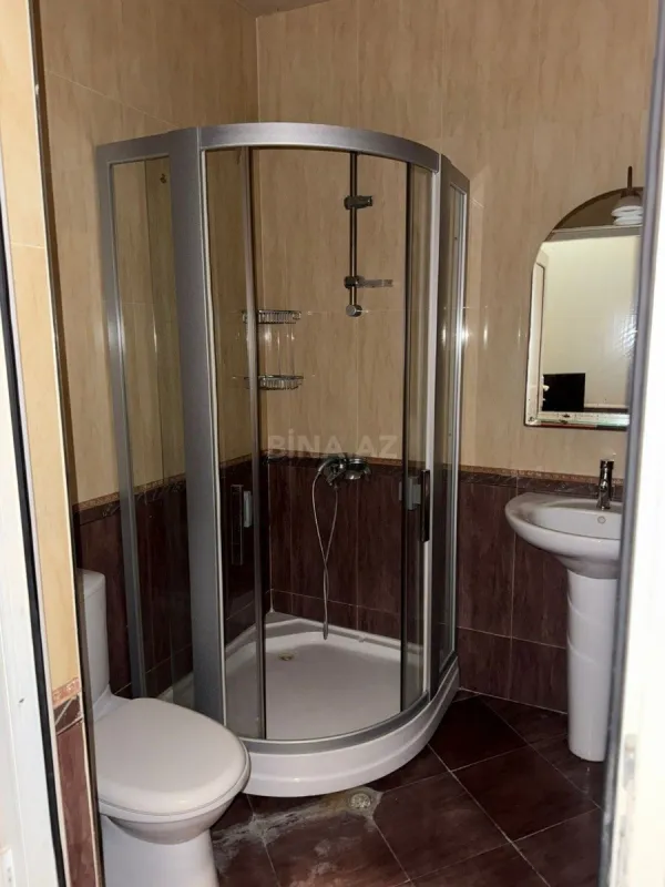 Kirayə verilir 8 otaqlı ofis 200 m²