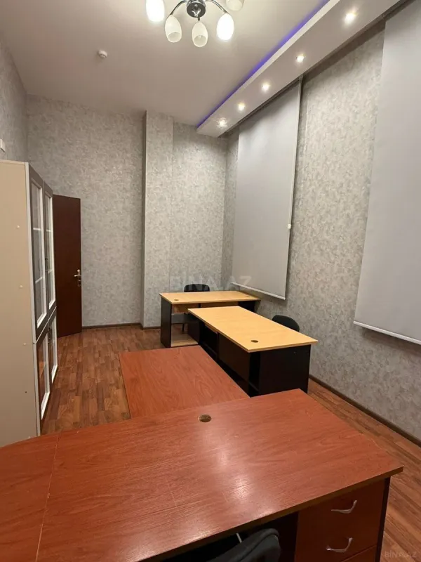 Kirayə verilir 8 otaqlı ofis 200 m²