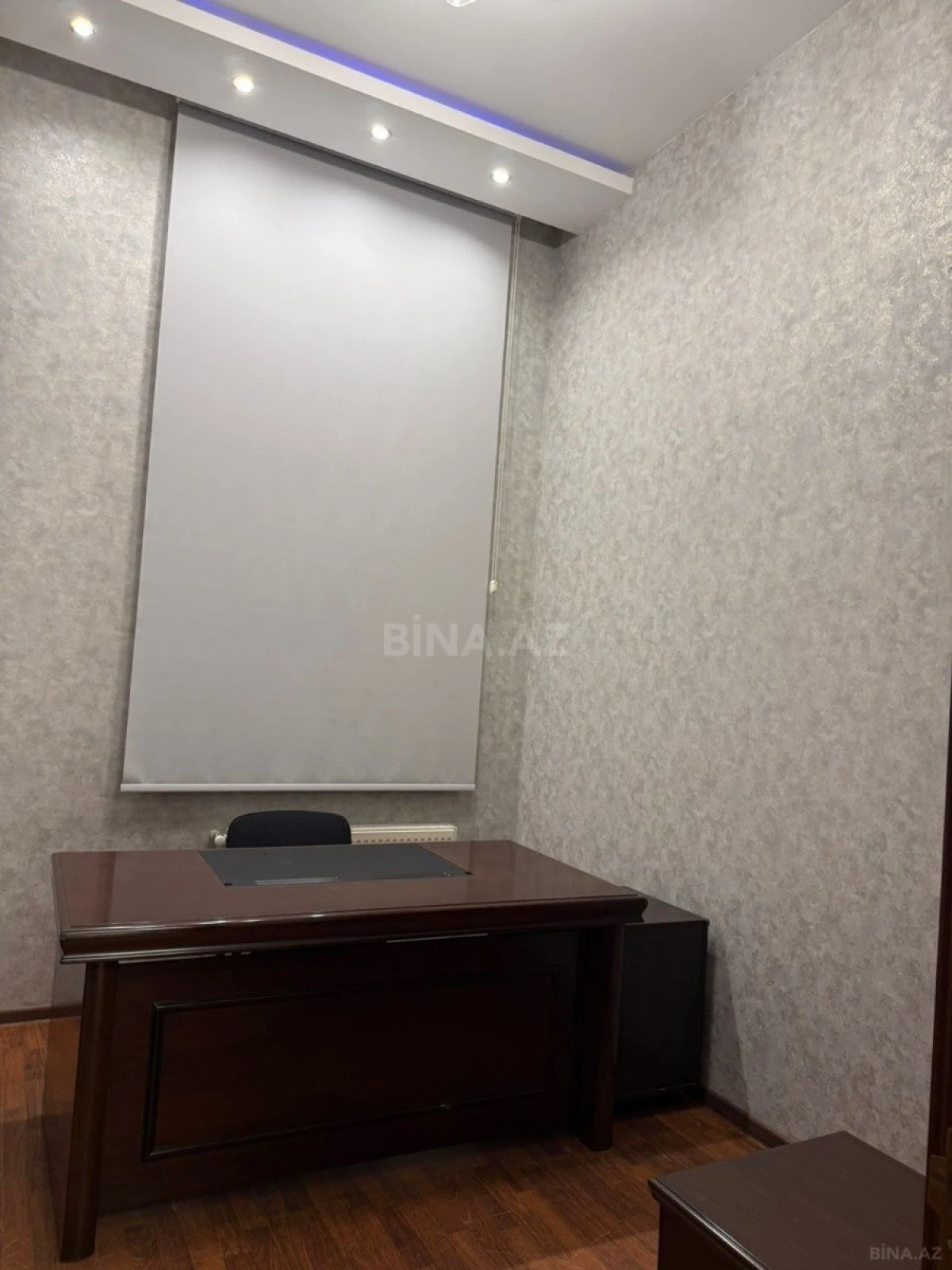 Kirayə verilir 8 otaqlı ofis 200 m²