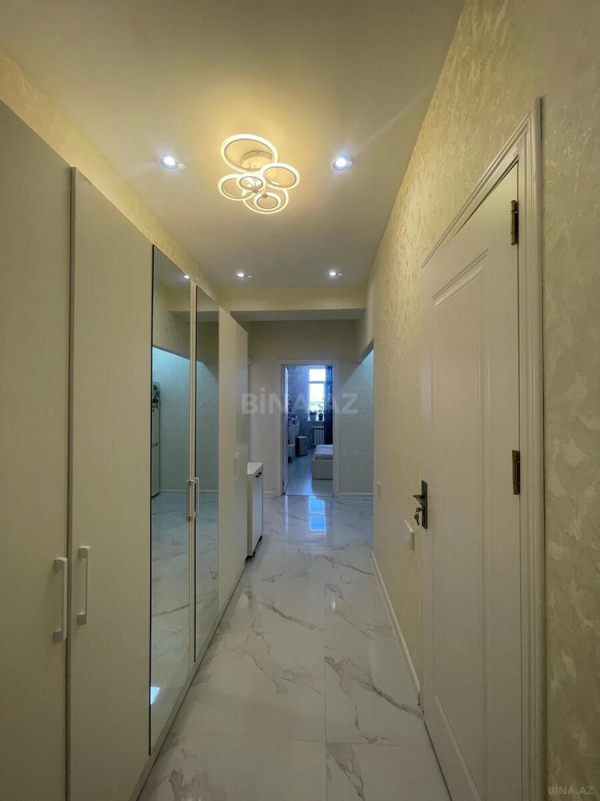 Satılır 2 otaqlı mənzil 52 m²