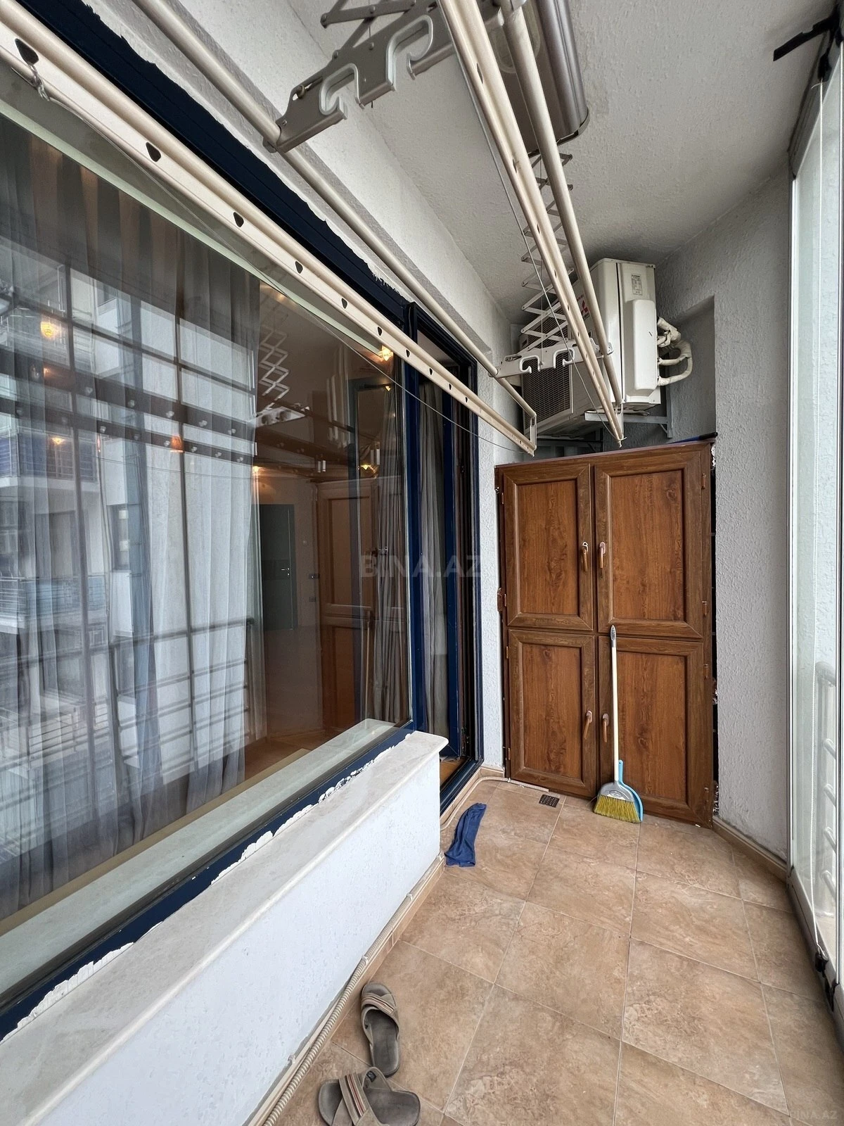 Satılır 4 otaqlı mənzil 217 m²