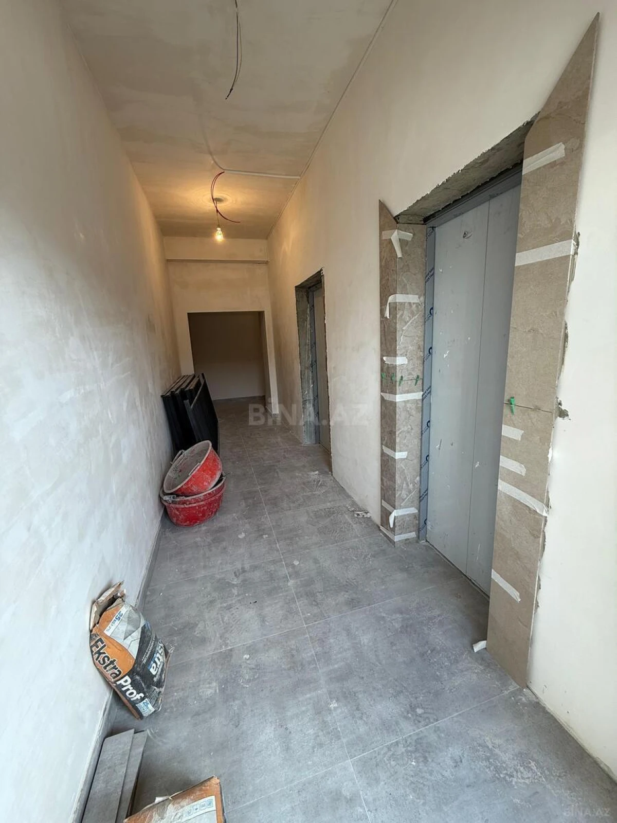 Satılır 3 otaqlı mənzil 122 m²