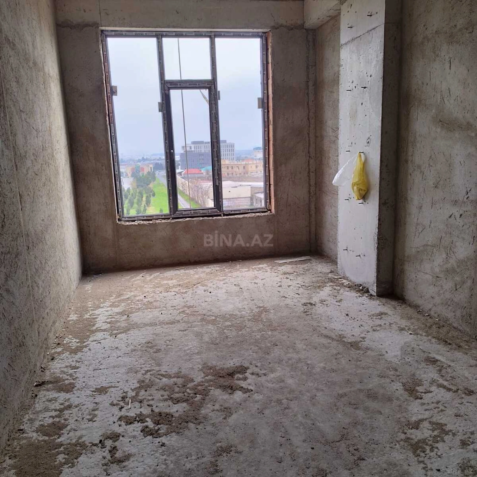Satılır 3 otaqlı mənzil 122 m²
