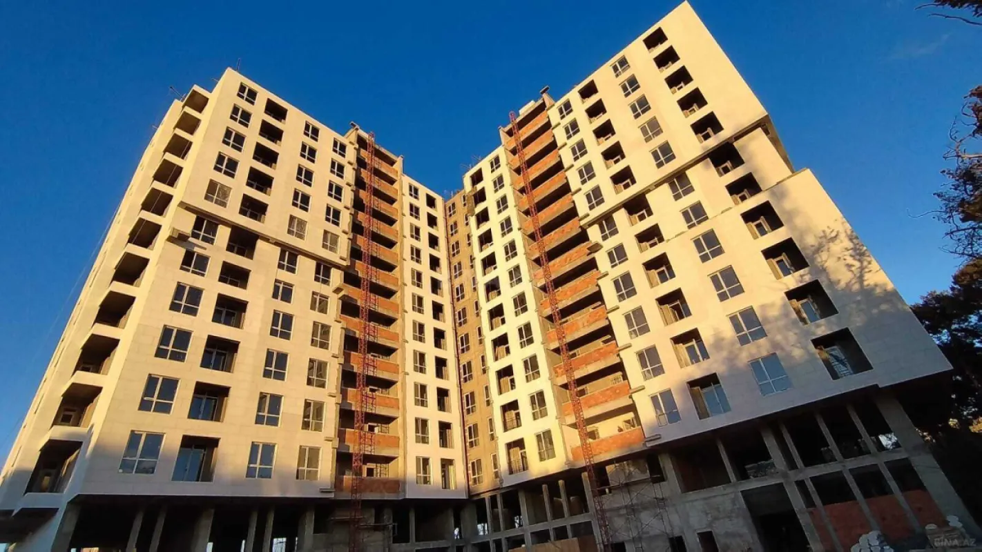 Satılır 3 otaqlı mənzil 122 m²