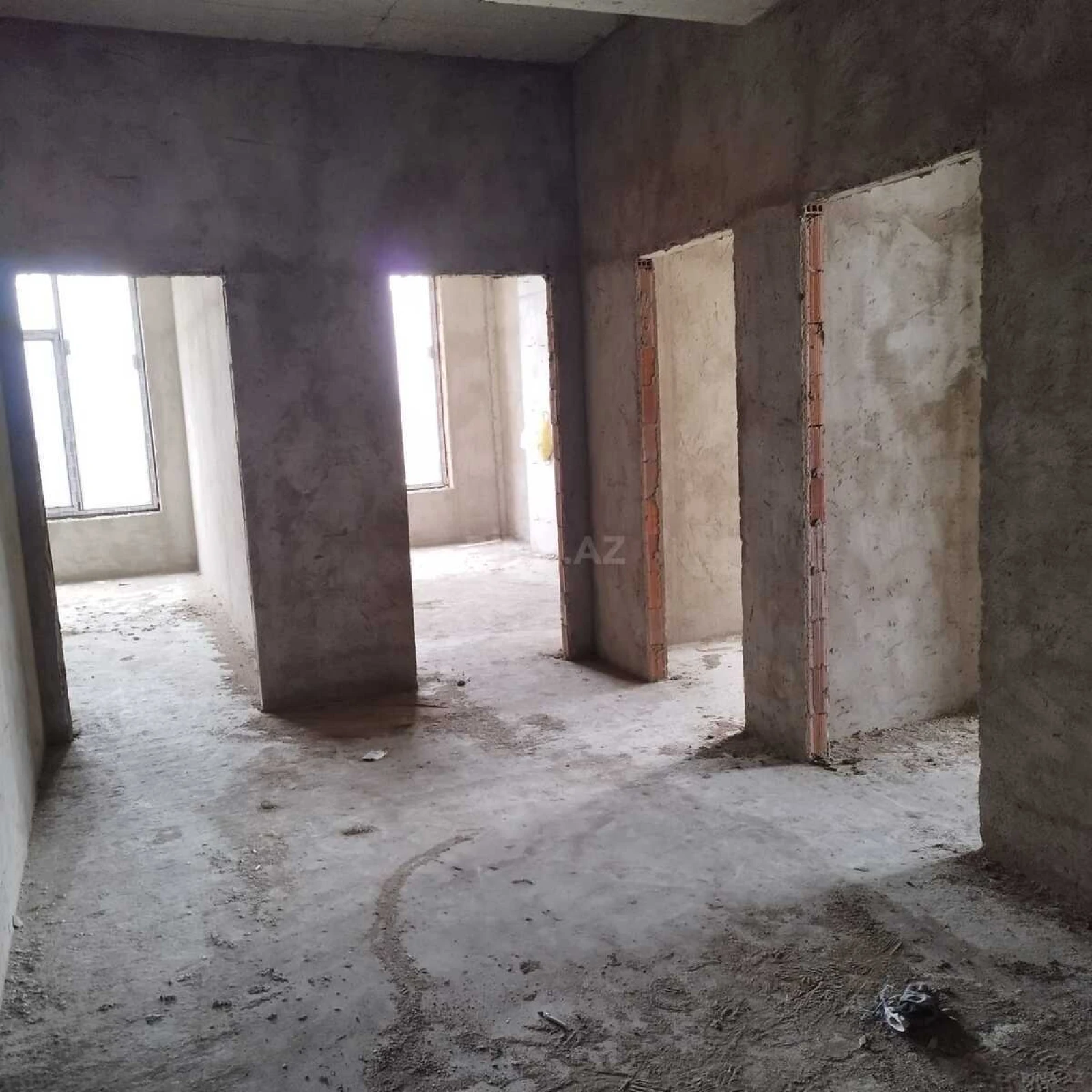 Satılır 3 otaqlı mənzil 122 m²