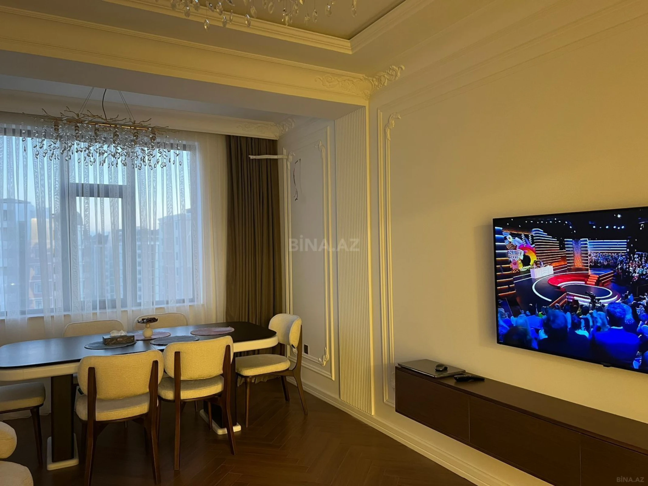 Satılır 3 otaqlı mənzil 118 m²