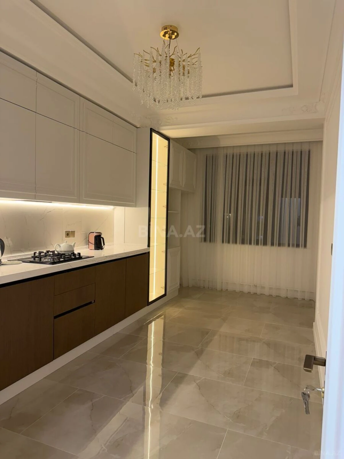 Satılır 3 otaqlı mənzil 118 m²