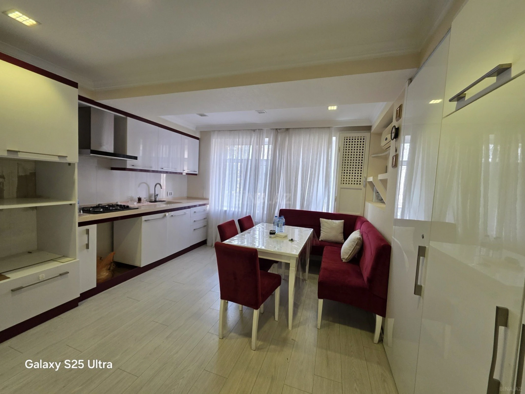 Kirayə verilir 3 otaqlı mənzil 120 m²