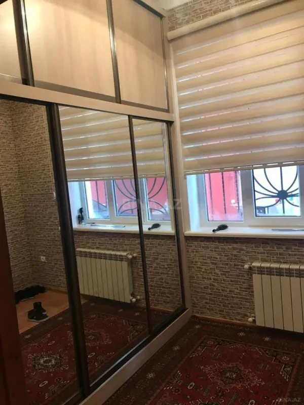 Satılır 4 otaqlı həyət evi 200 m²