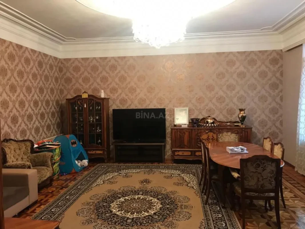 Satılır 4 otaqlı həyət evi 200 m²