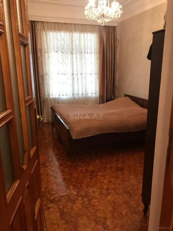 Satılır 4 otaqlı həyət evi 200 m²