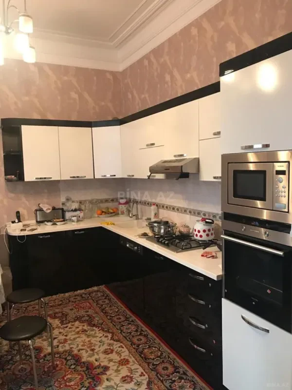 Satılır 4 otaqlı həyət evi 200 m²