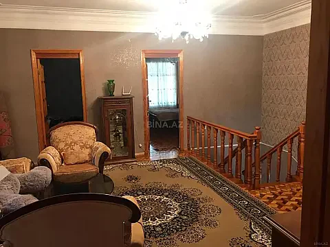 Satılır 4 otaqlı həyət evi 200 m²