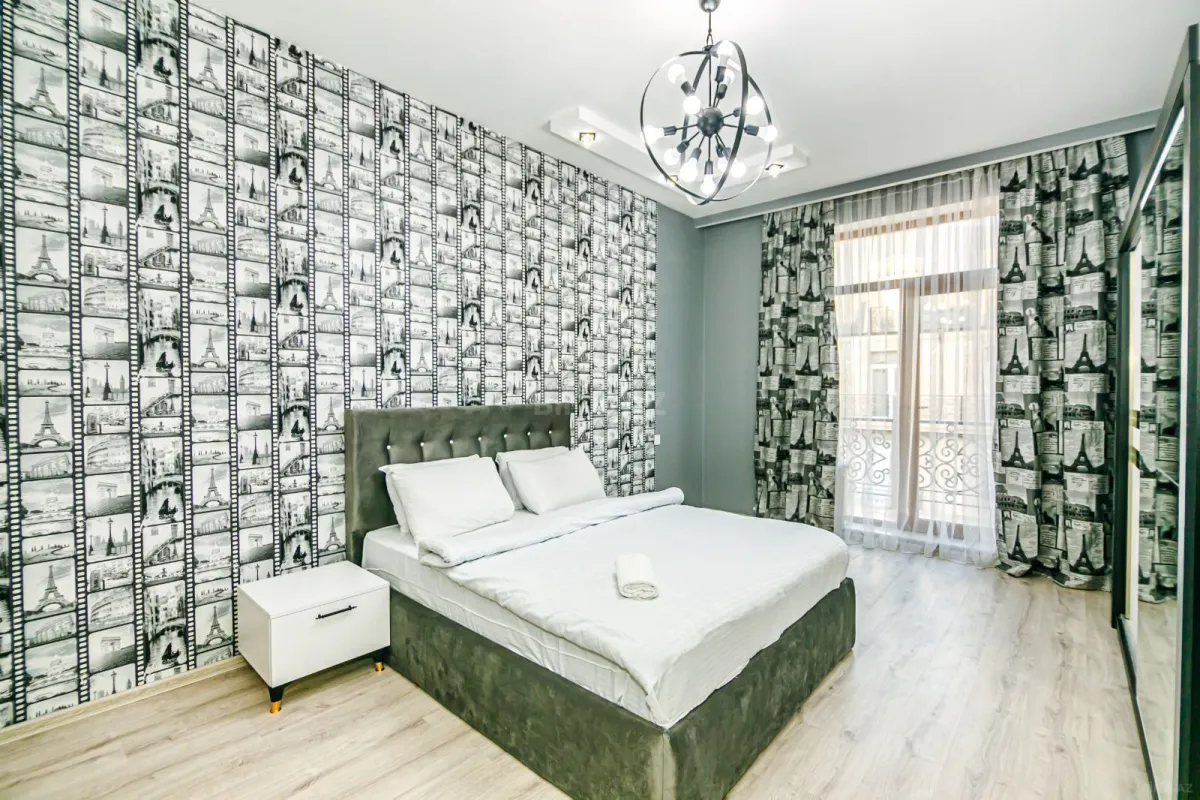 Satılır 4 otaqlı mənzil 187 m²