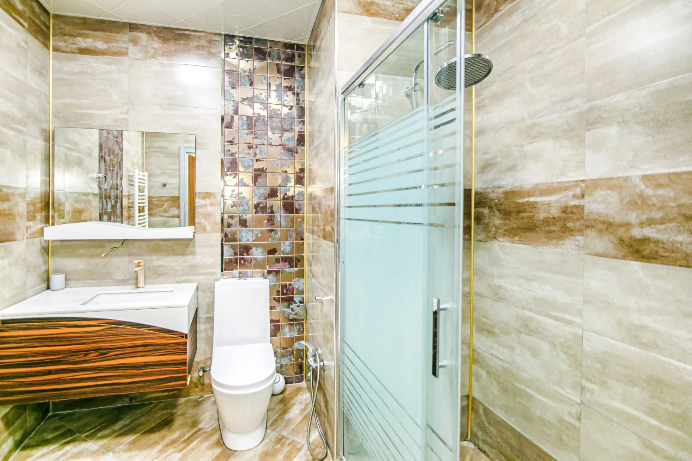 Satılır 4 otaqlı mənzil 187 m²