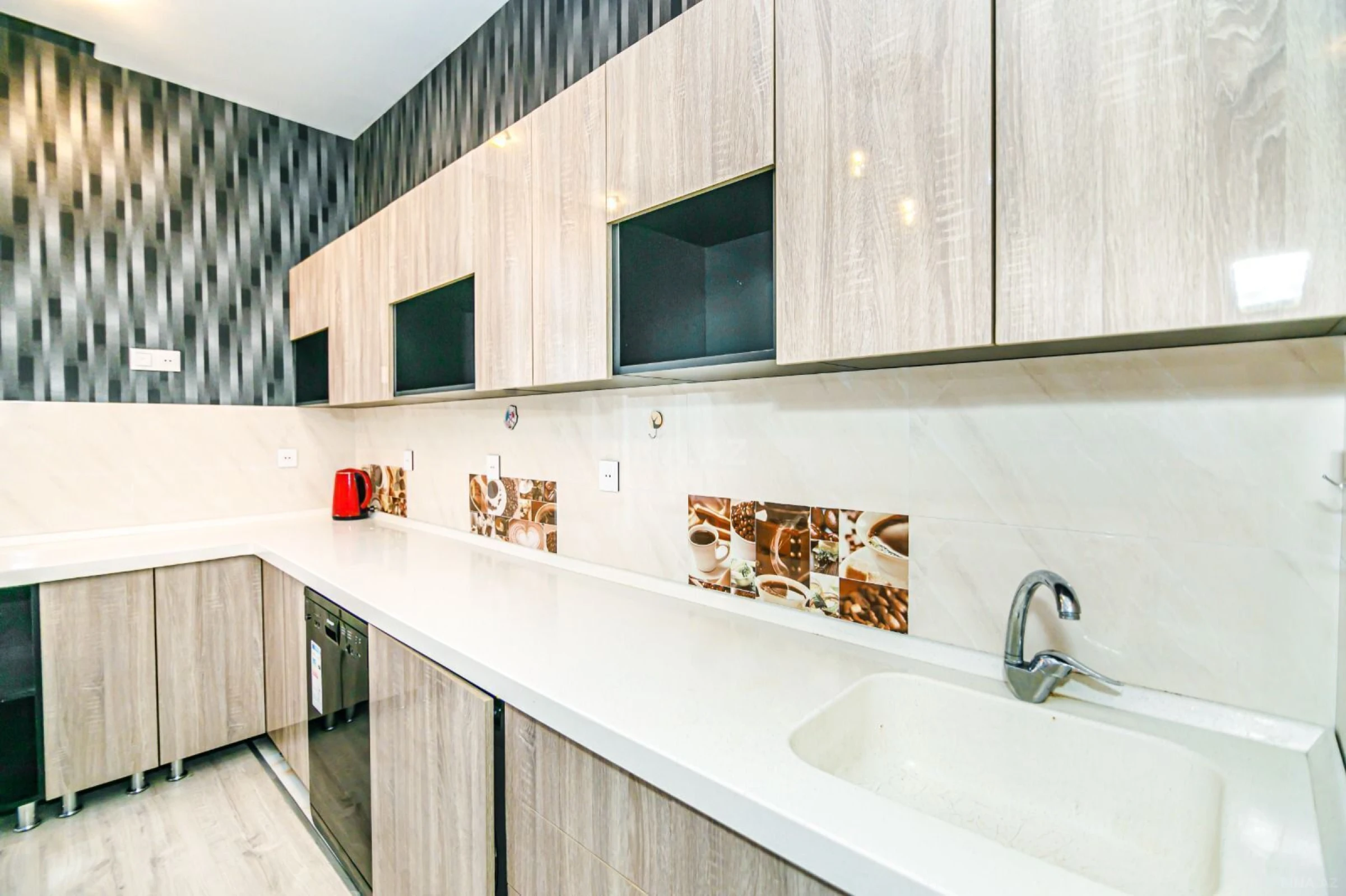 Satılır 4 otaqlı mənzil 187 m²