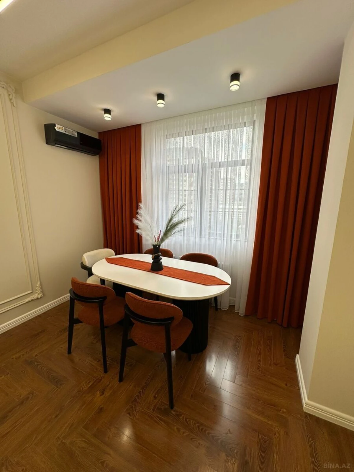 Satılır 2 otaqlı mənzil 68 m²