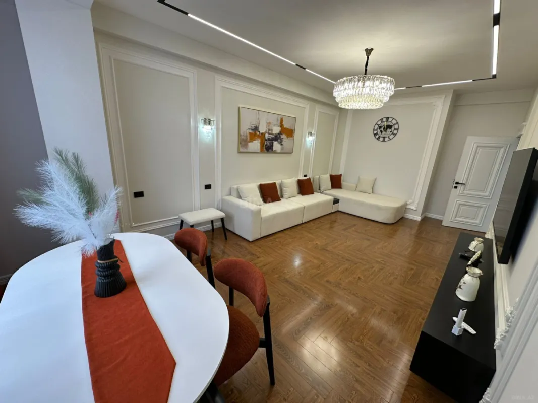 Satılır 2 otaqlı mənzil 68 m²