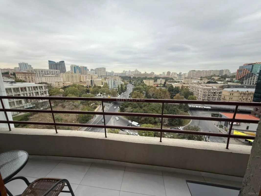 Satılır 3 otaqlı mənzil 101 m²