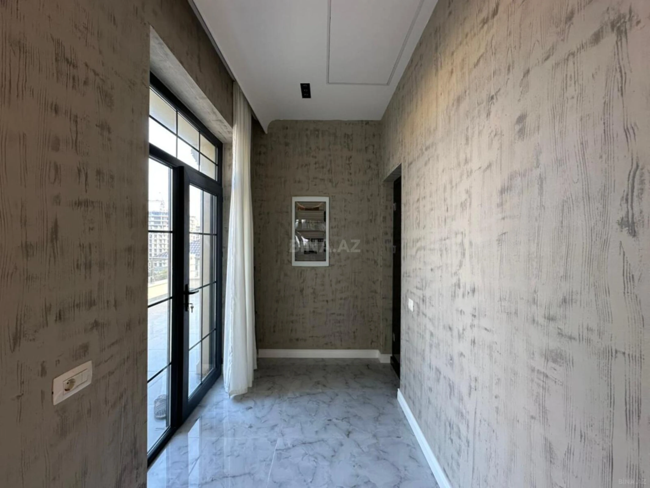 Satılır 5 otaqlı həyət evi 427 m²