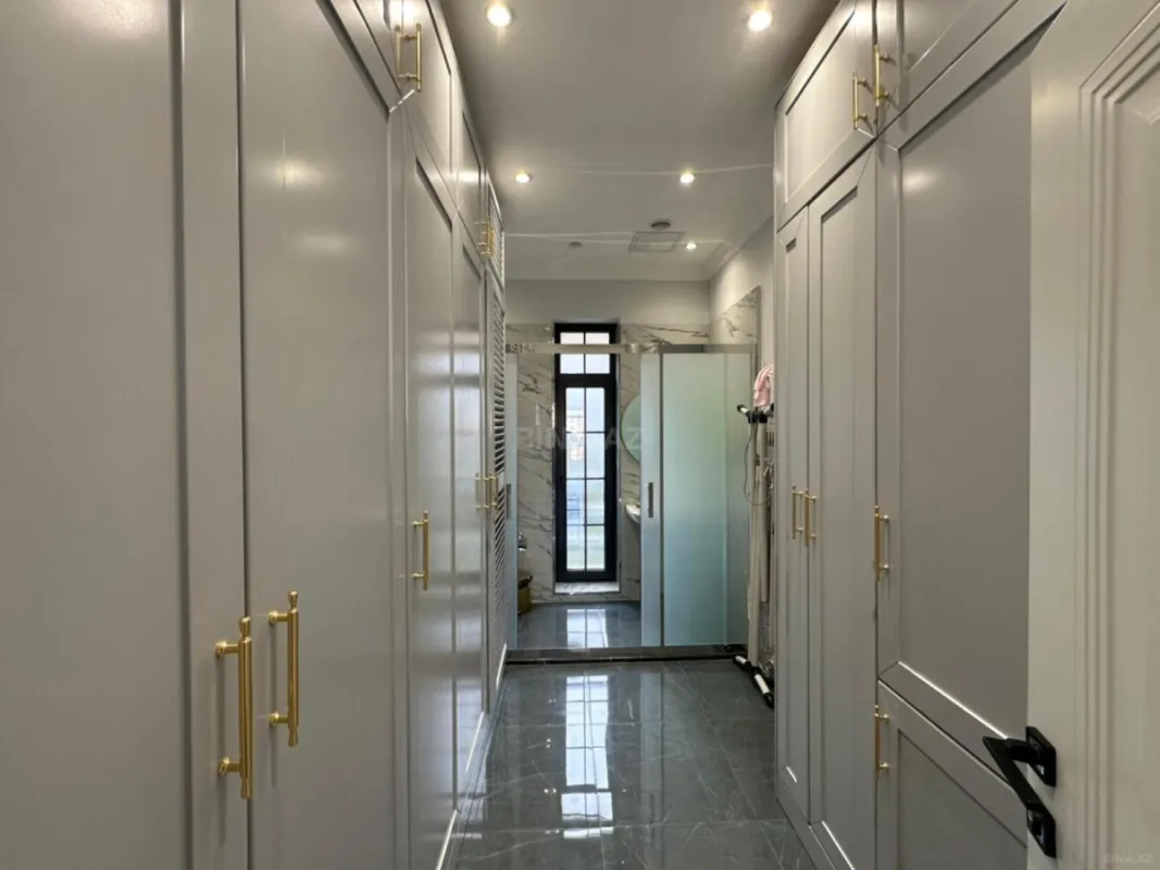 Satılır 5 otaqlı həyət evi 427 m²