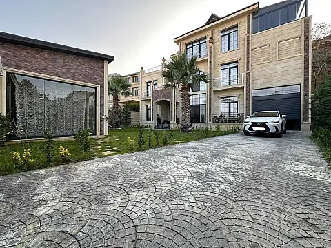 Satılır 5 otaqlı həyət evi 427 m²