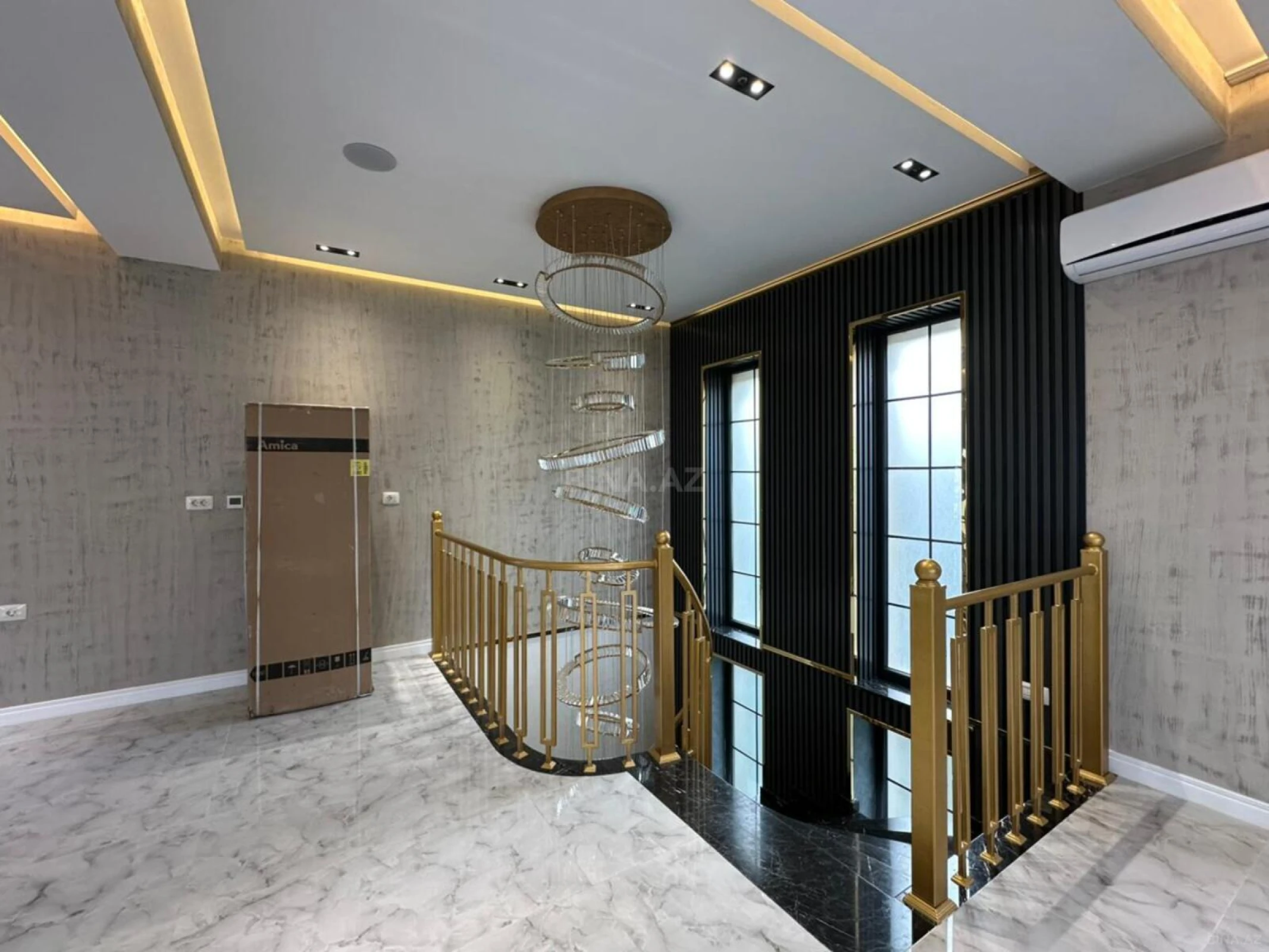 Satılır 5 otaqlı həyət evi 427 m²