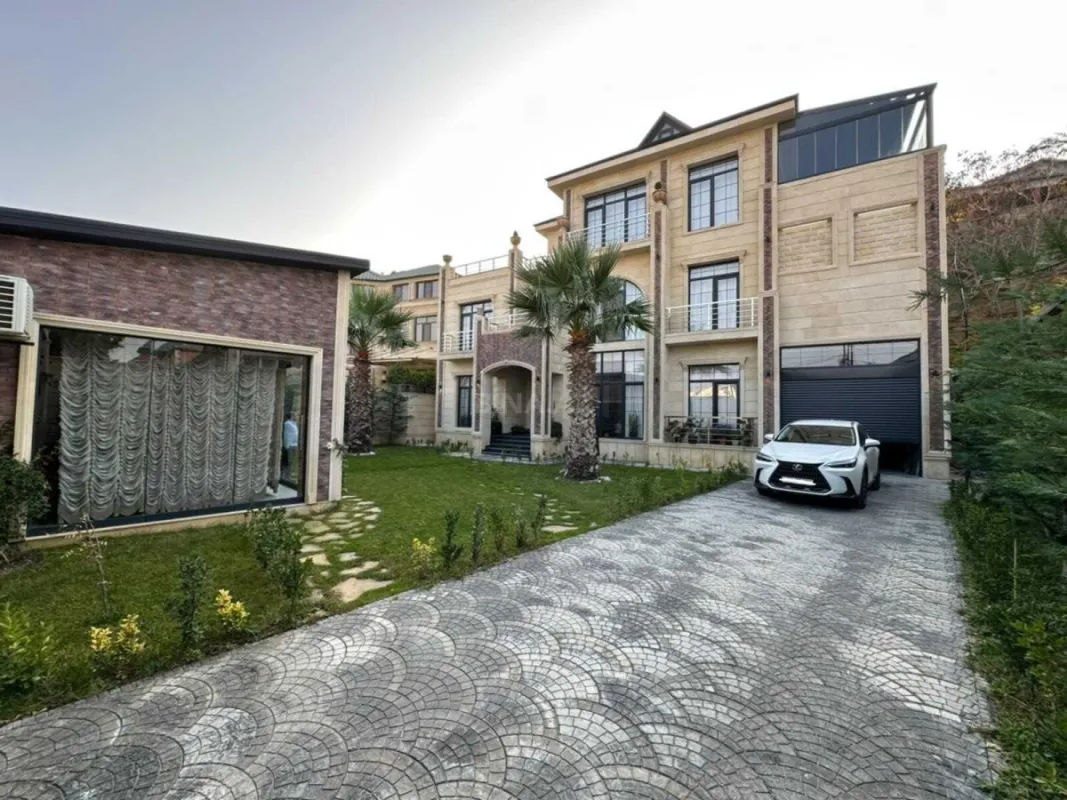 Satılır 5 otaqlı həyət evi 427 m²