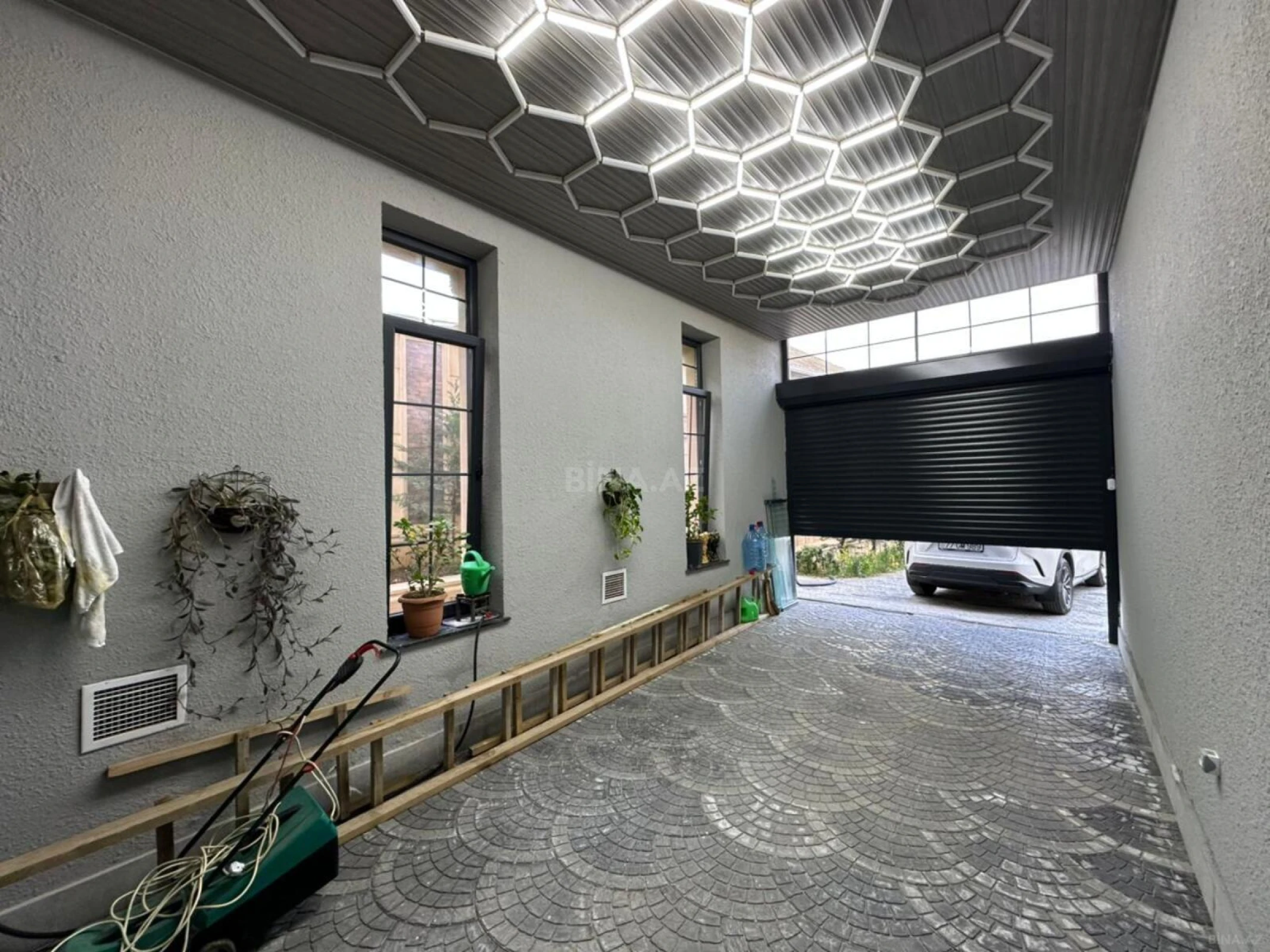 Satılır 5 otaqlı həyət evi 427 m²