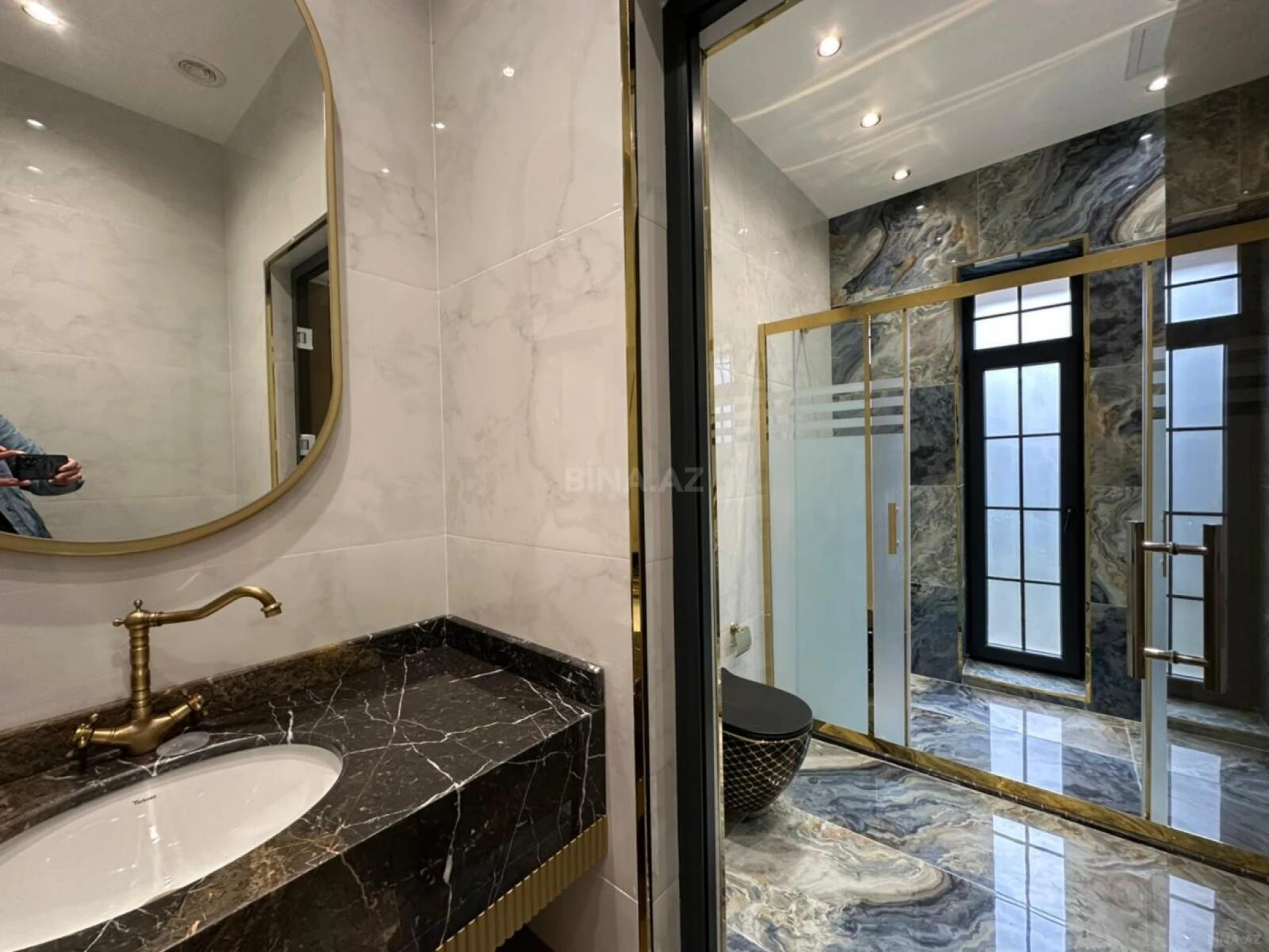 Satılır 5 otaqlı həyət evi 427 m²