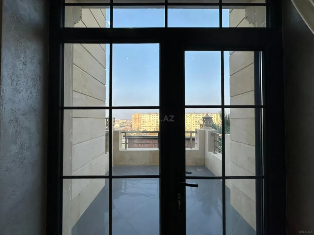 Satılır 5 otaqlı həyət evi 427 m²