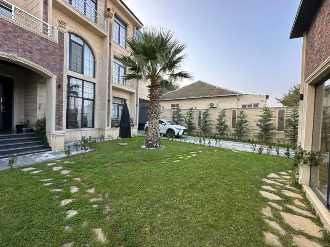 Satılır 5 otaqlı həyət evi 427 m²