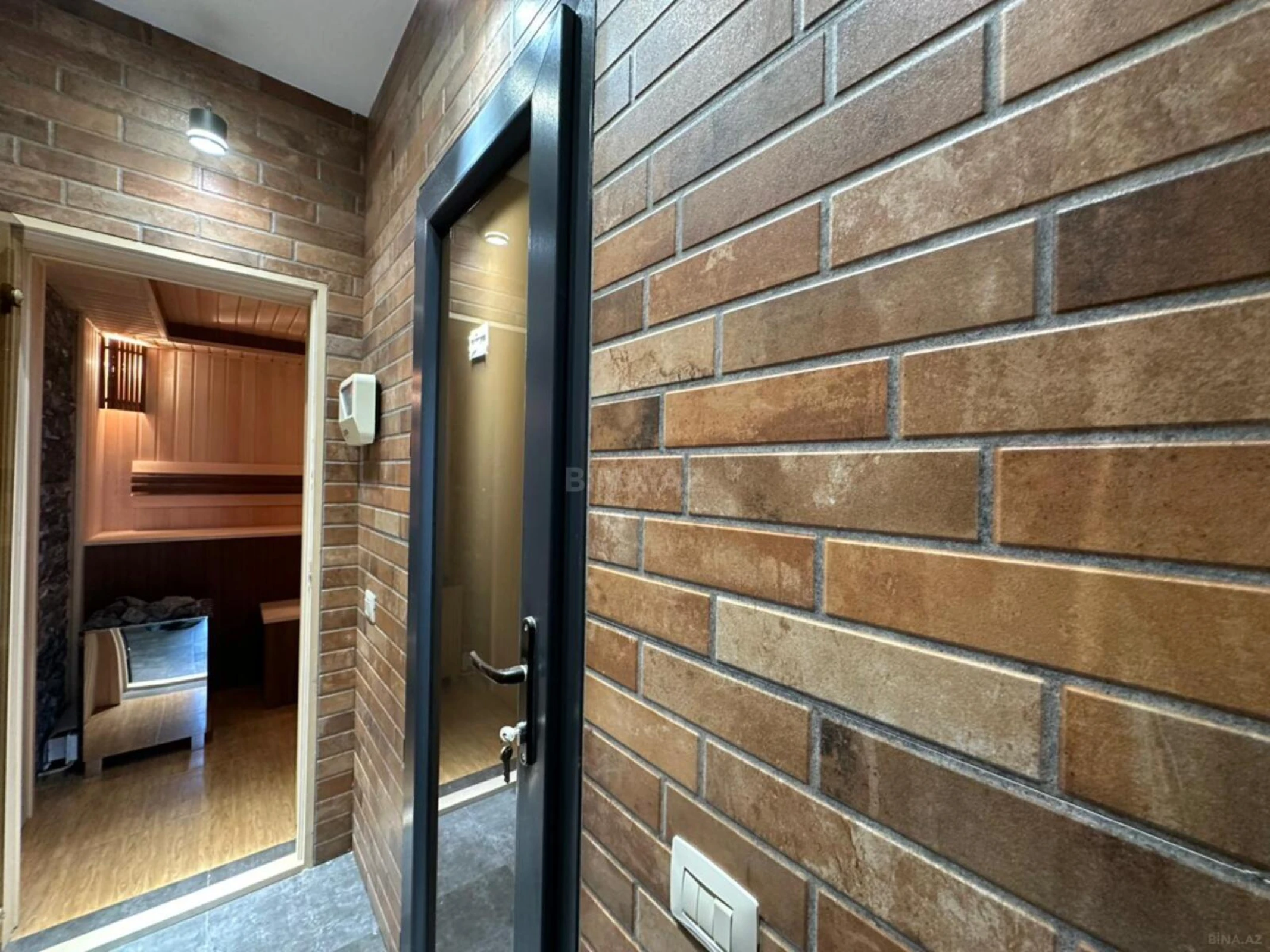 Satılır 5 otaqlı həyət evi 427 m²