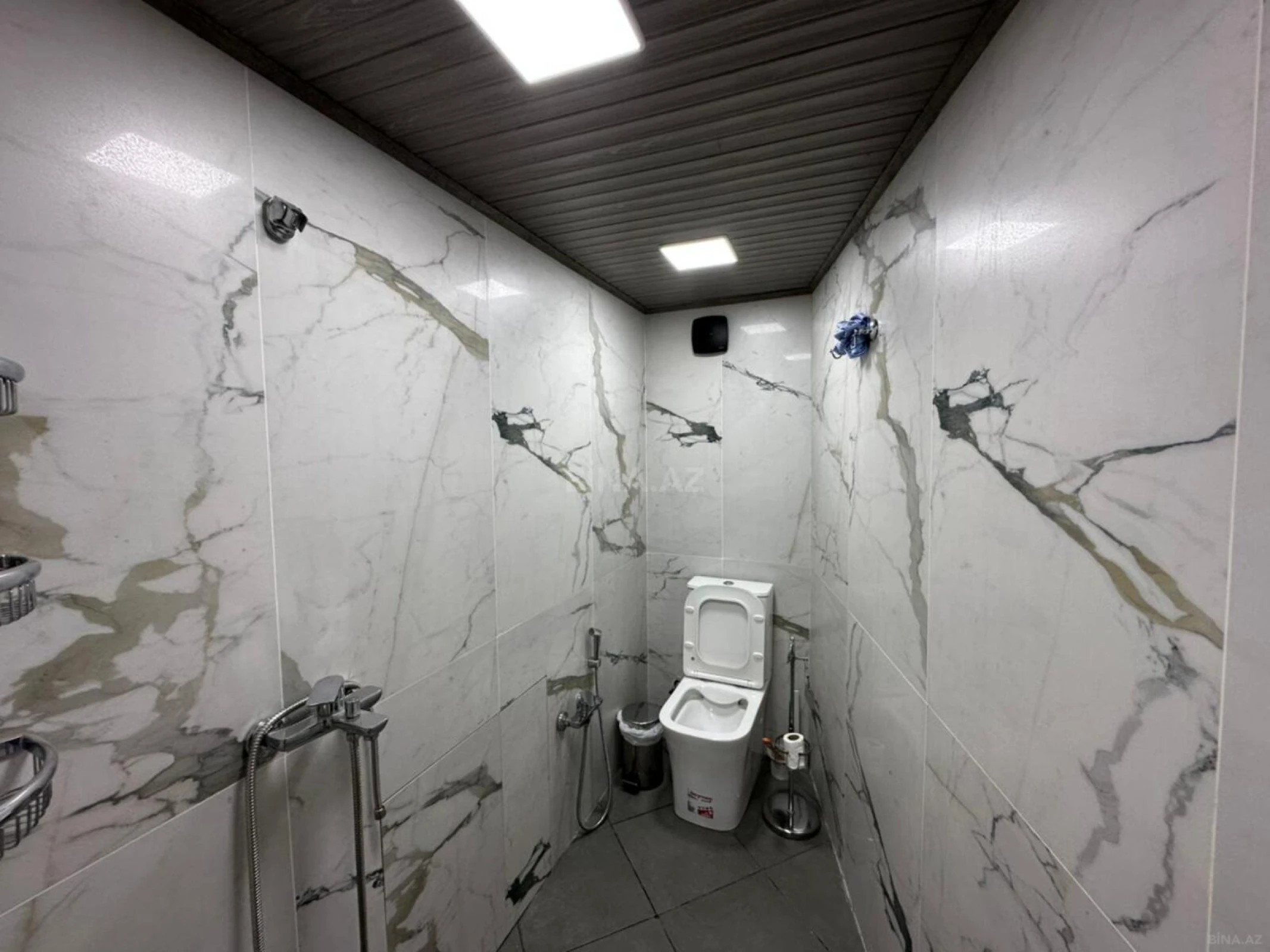 Satılır 5 otaqlı həyət evi 427 m²