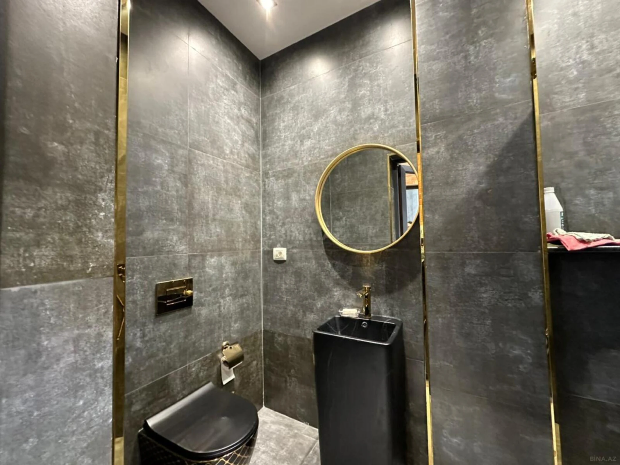 Satılır 5 otaqlı həyət evi 427 m²