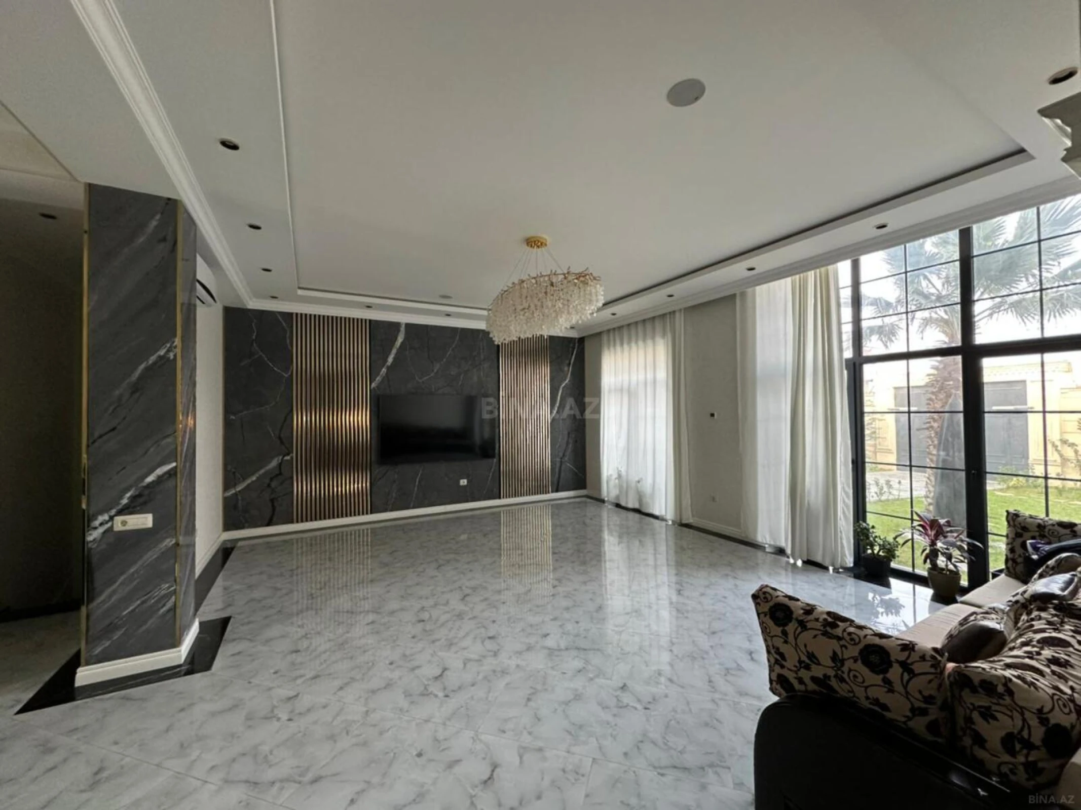 Satılır 5 otaqlı həyət evi 427 m²