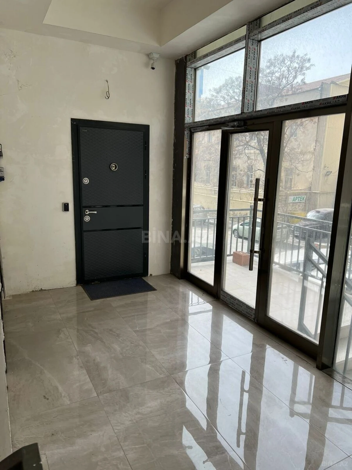 Satılır obyekt 210 m²