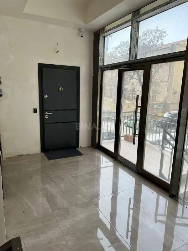 Satılır obyekt 210 m²