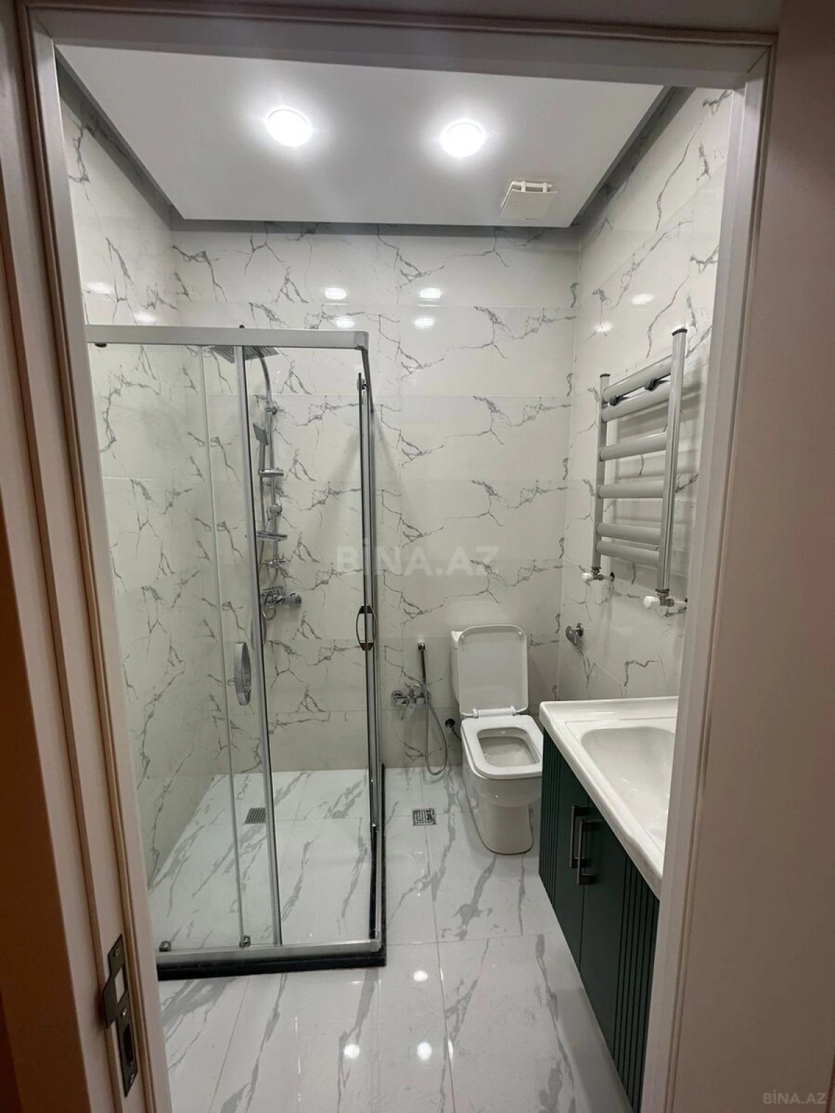 Satılır 2 otaqlı mənzil 61 m²