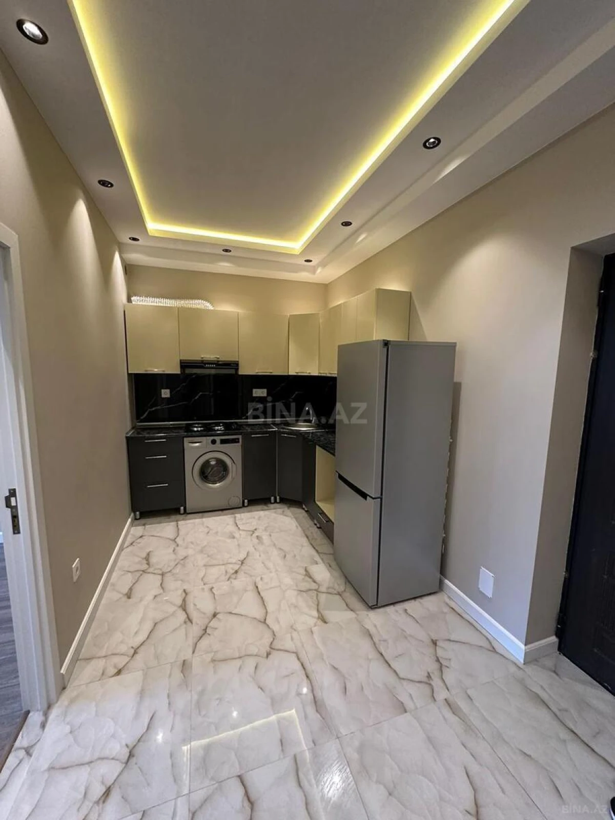 Satılır 2 otaqlı mənzil 61 m²