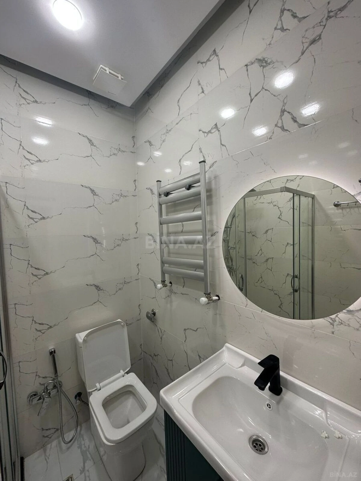 Satılır 2 otaqlı mənzil 61 m²