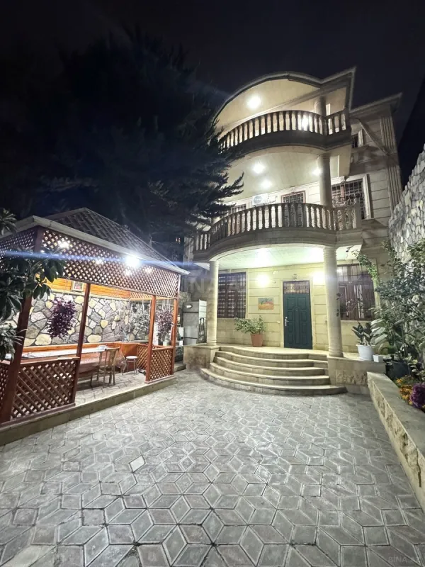 Satılır 6 otaqlı həyət evi 350 m²