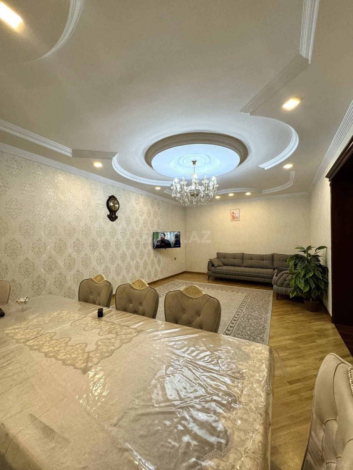 Satılır 6 otaqlı həyət evi 350 m²