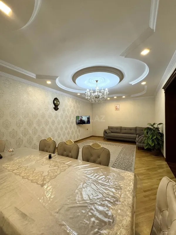 Satılır 6 otaqlı həyət evi 350 m²