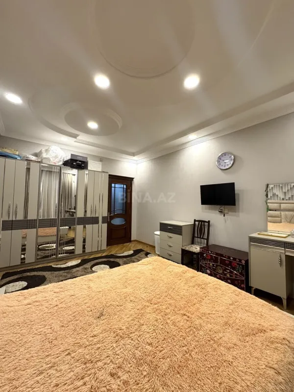 Satılır 6 otaqlı həyət evi 350 m²
