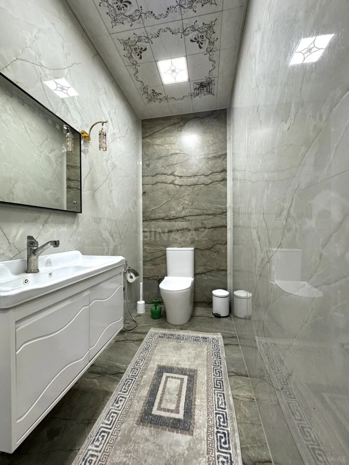 Satılır 6 otaqlı həyət evi 350 m²