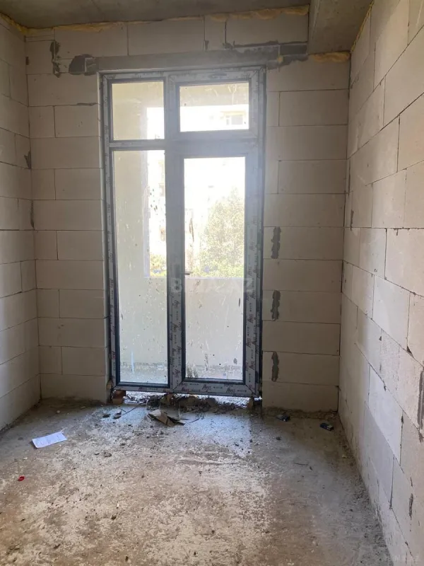 Satılır 4 otaqlı mənzil 126.7 m²