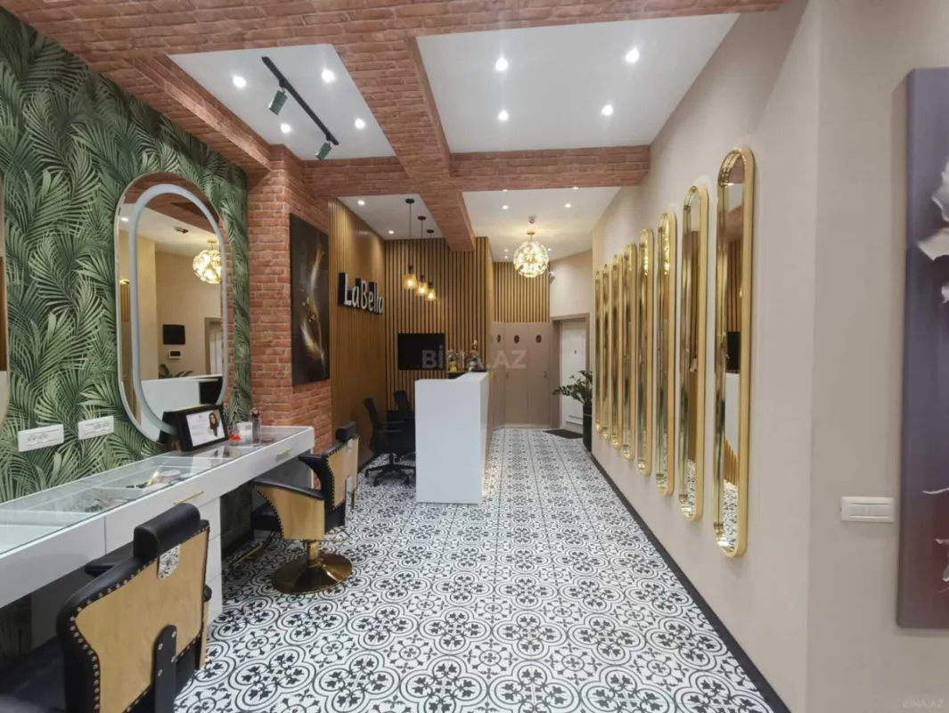 Satılır obyekt 200 m²