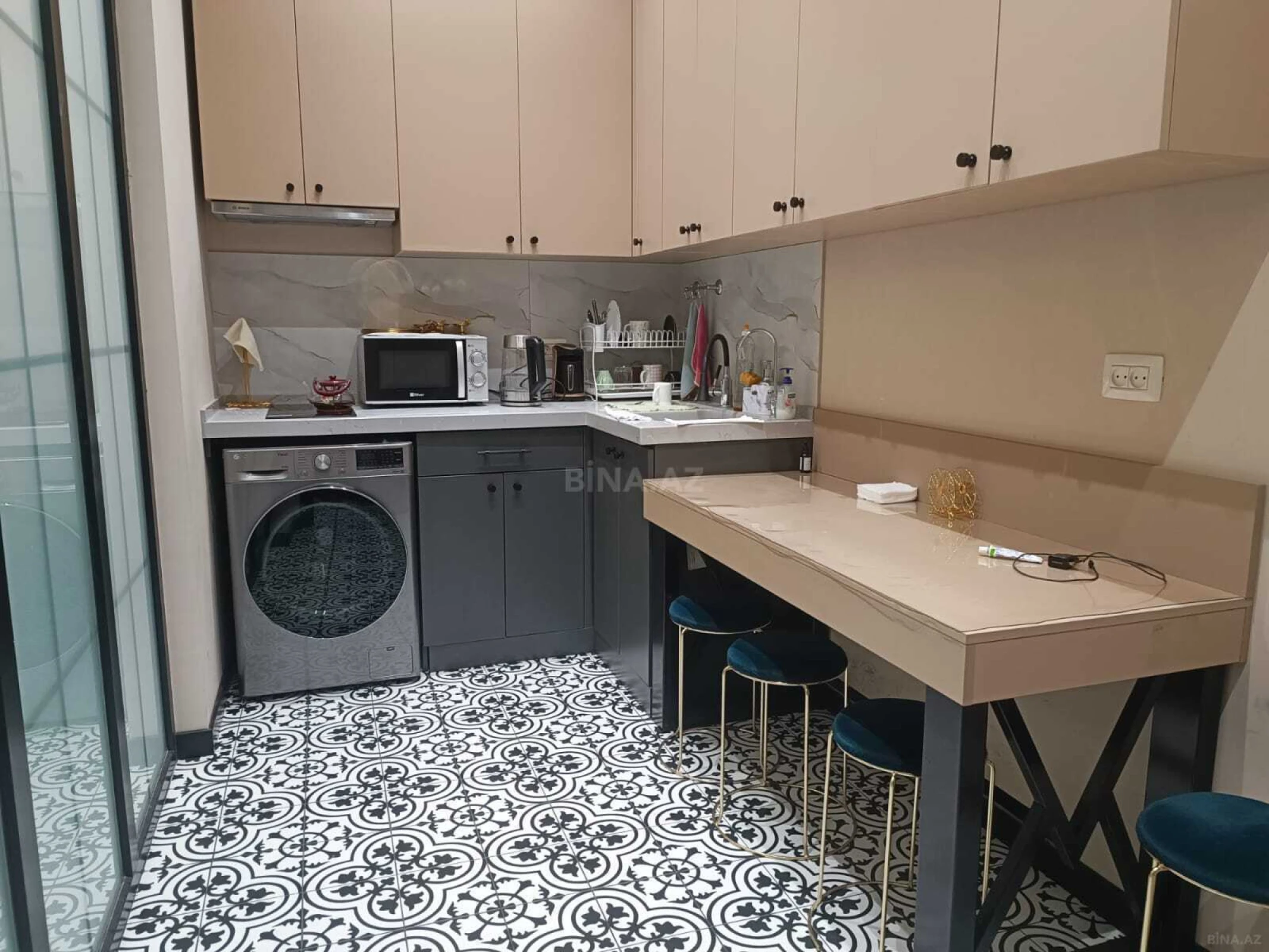 Satılır obyekt 200 m²