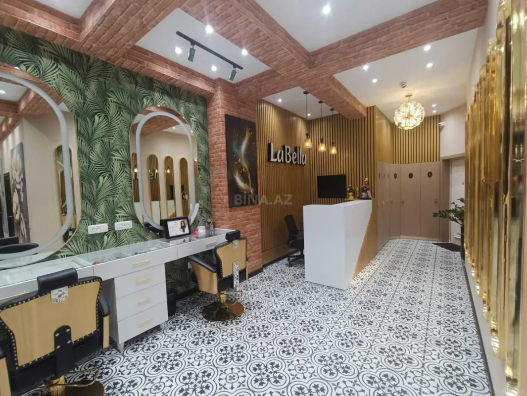 Satılır obyekt 200 m²